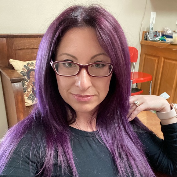 Meet your Posher, Traci - Picture 3 of 3